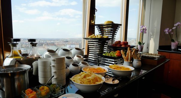 Executive-Lounge-Snacks