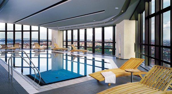 TOW-L25 pool panorama