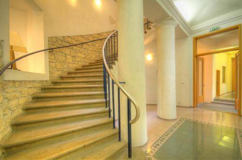 https __q-xx.bstatic.com_xdata_images_hotel_max500_50944172